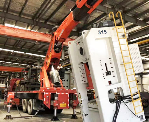 贵州附近随车吊出租，轻松解决运输难题