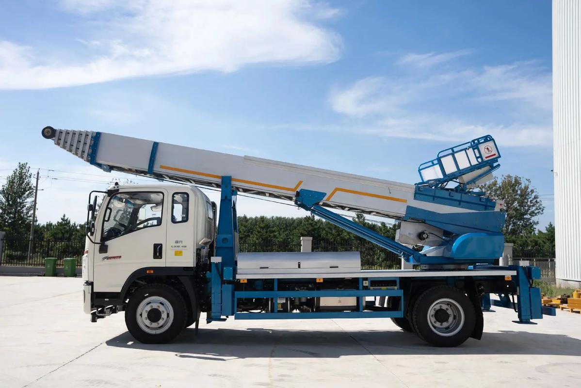 贵州云梯上料车租赁费用