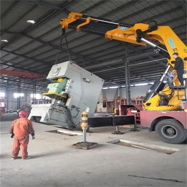 贵州80吨折臂吊车出租附近电话